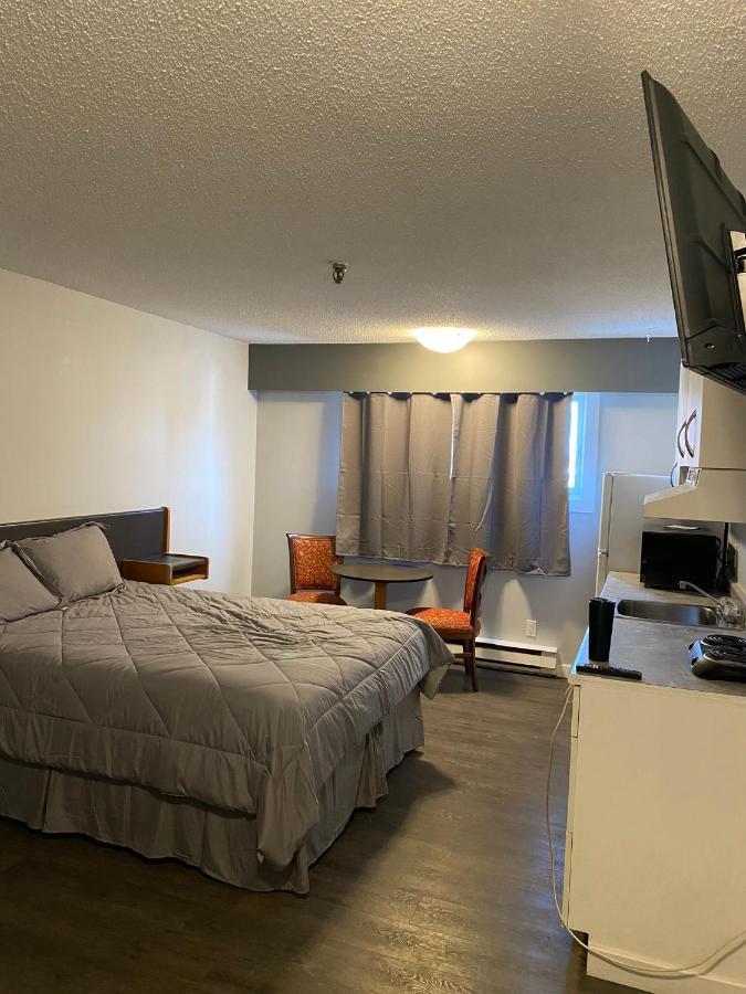 Nechako Valley Inn Vanderhoof Exterior photo